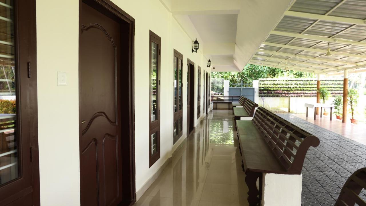 Ashtamudi Lake Garden Resorts Kollam Bagian luar foto
