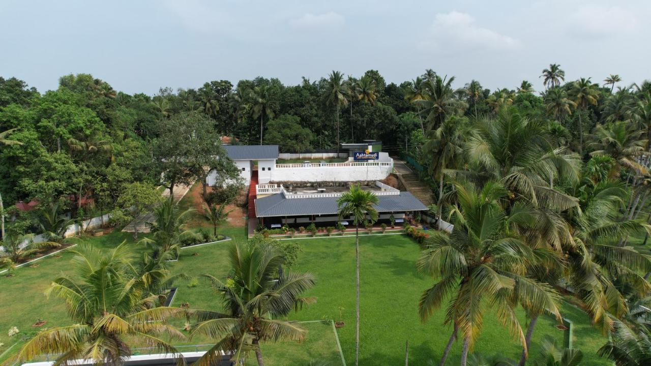 Ashtamudi Lake Garden Resorts Kollam Bagian luar foto