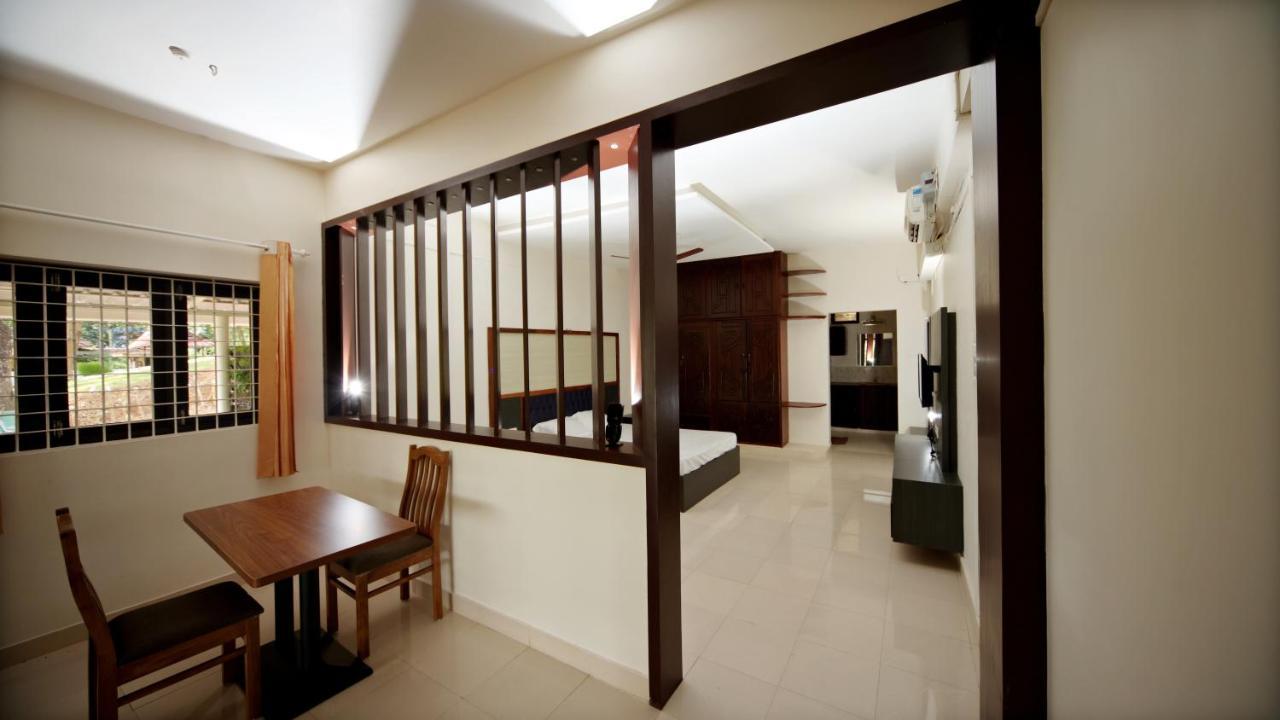 Ashtamudi Lake Garden Resorts Kollam Bagian luar foto